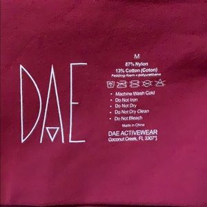 DAE Crossover Sports Bra - Wine